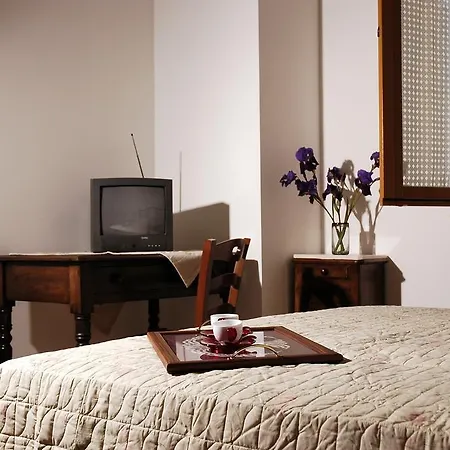 Briciola Di Sole 乡村民宿 葛伦坦马勒